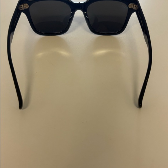 RAEN Breya black square sunglasses - Picture 4 of 8
